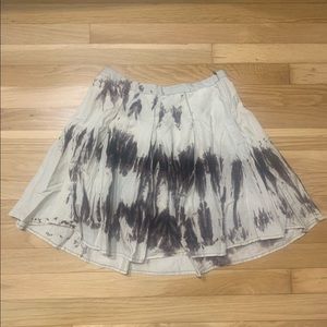 Raser cream/black tie dye skirt